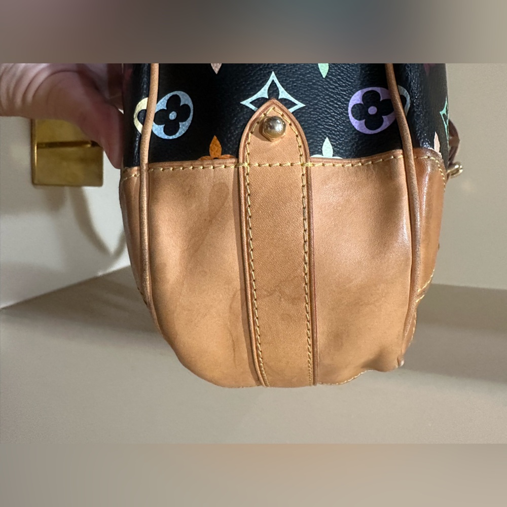 Louis Vuitton
x Takashi Murakami Monogram Multicolore Greta - Picture 8 of 16